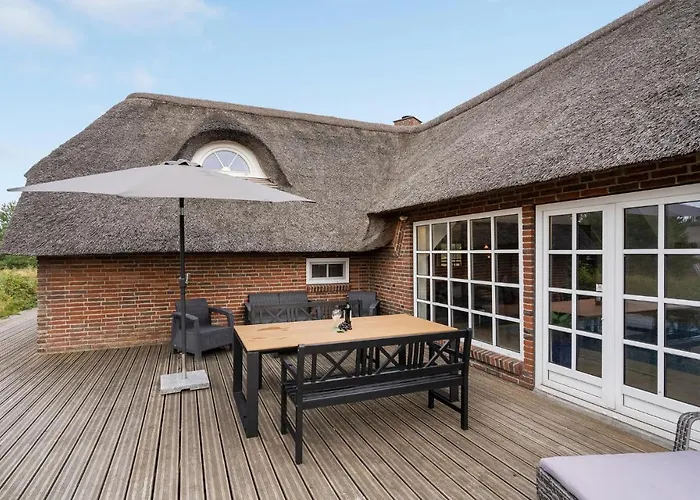 Stunning In With Kitchen