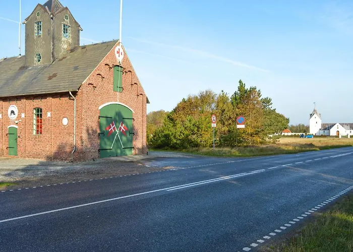 Stunning In With Kitchen