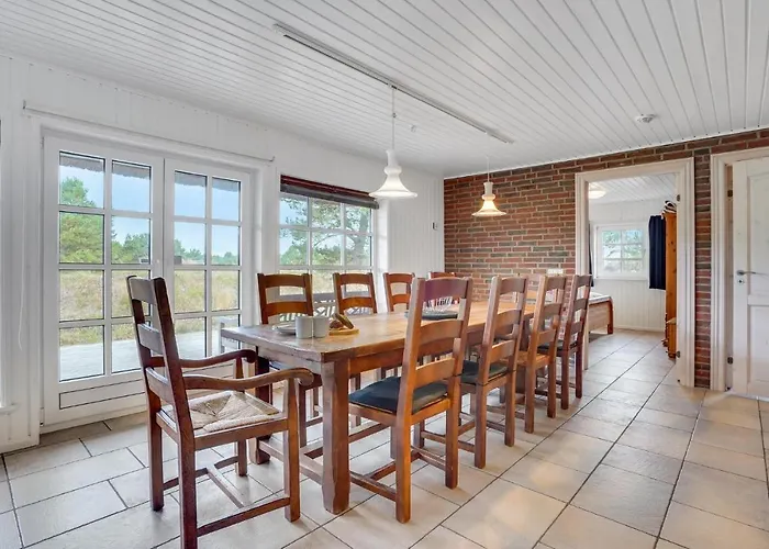 Stunning In With Kitchen * Romo